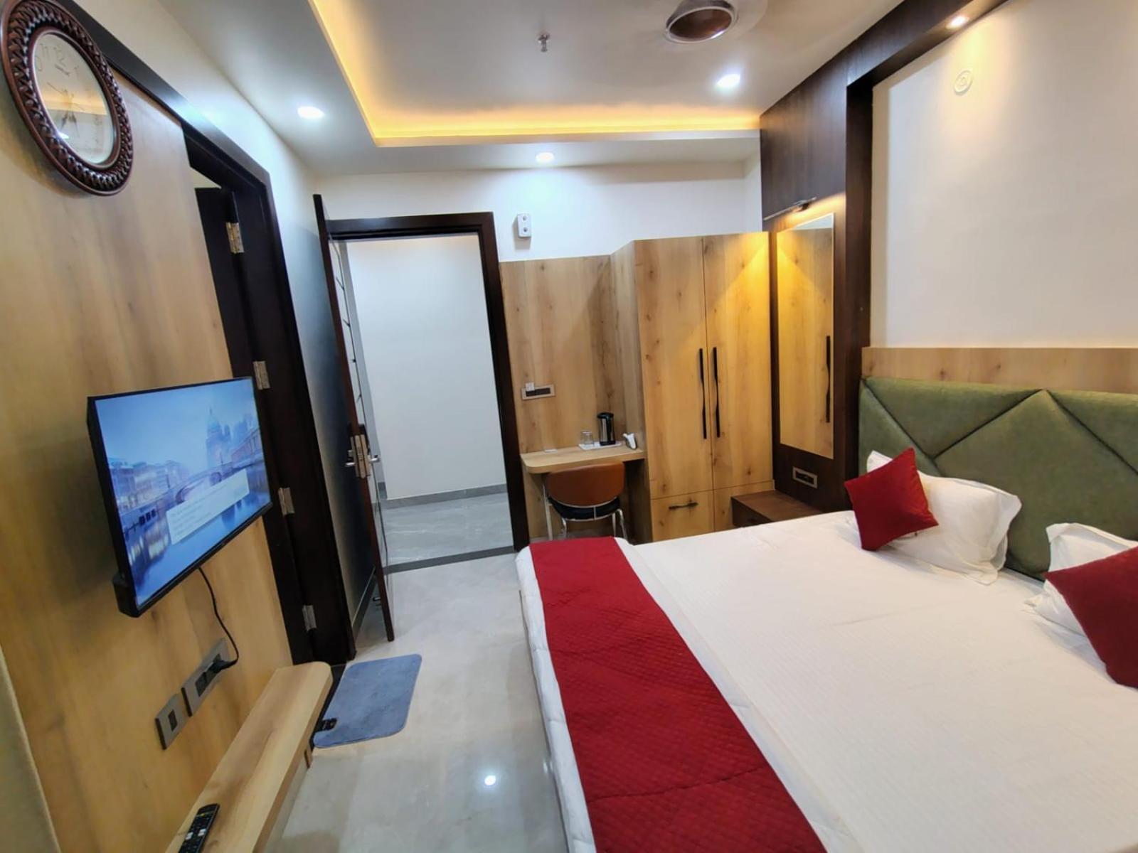 Celebration Guest House ラクナウ エクステリア 写真